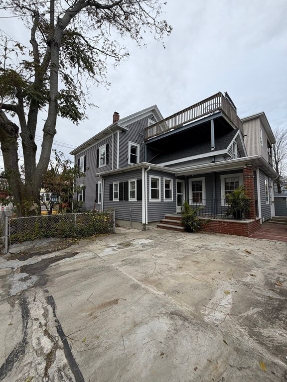 Exterior, Facade, Brick Facade, Queen Anne Victorian