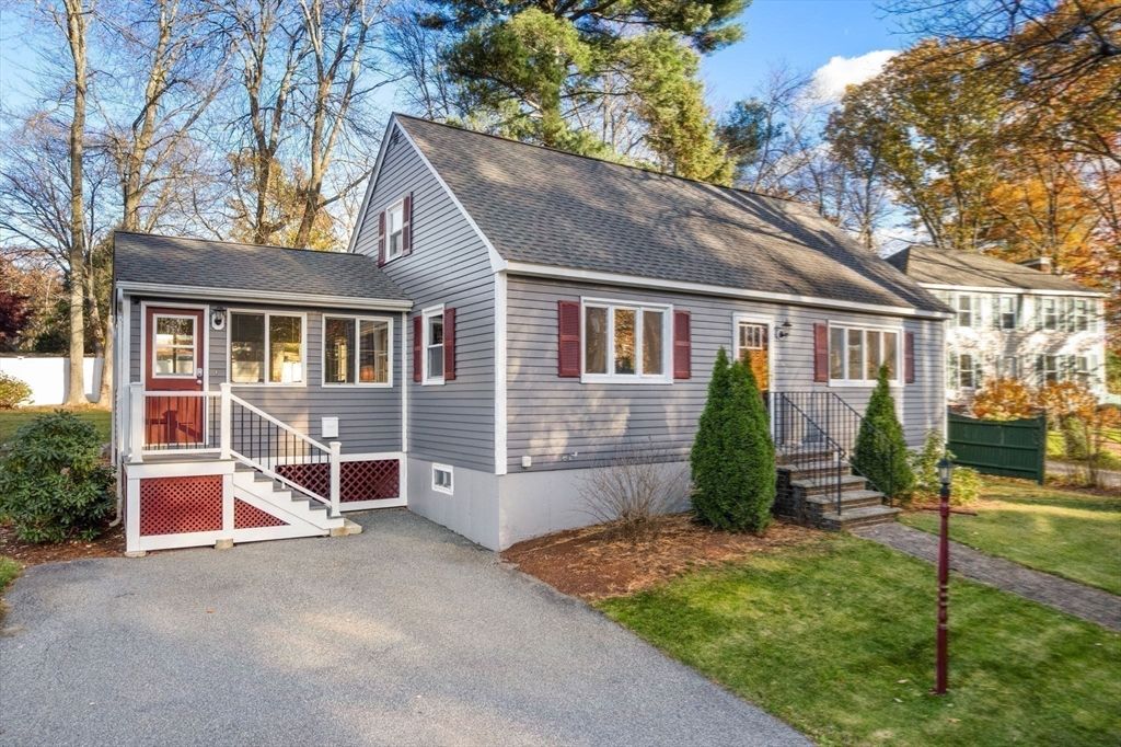 Exterior, Facade, Cape Cod