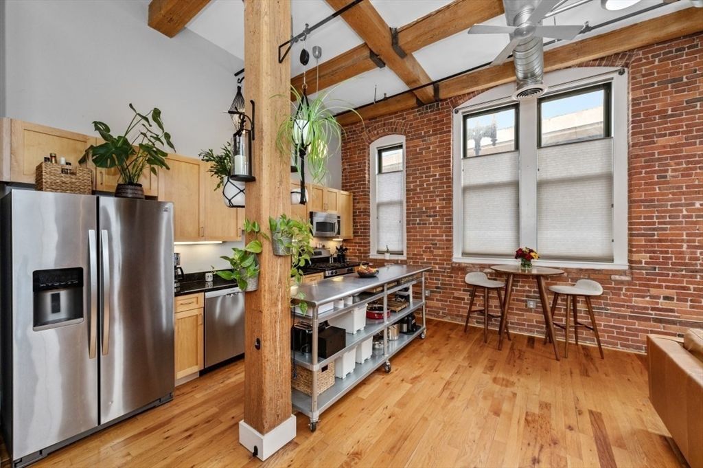 Dining room, Interior, Kitchen, Stainless Steel Appliances, Stone Walls, Wooden Beams, Wood Texture Flooring