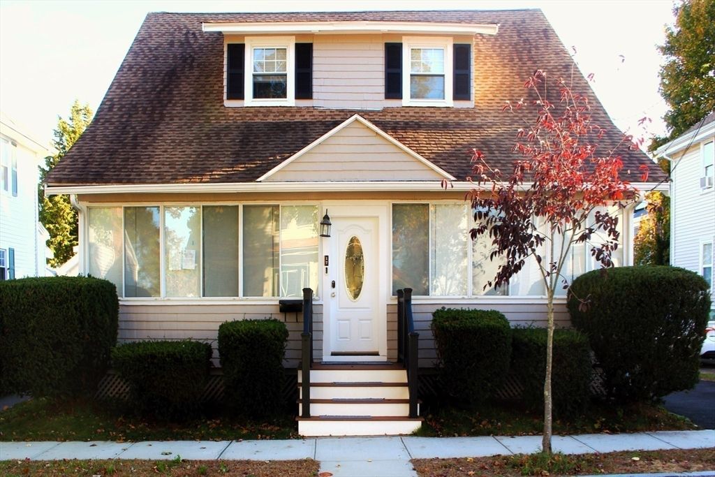 Exterior, Facade, Cape Cod