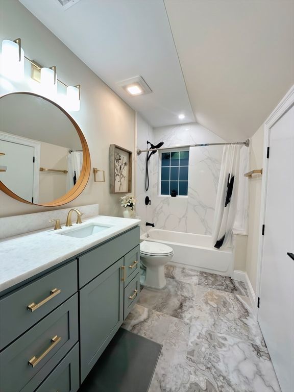 Bathroom, Dual Sink Vanities, Interior, Marble, Marble Walls, Recessed Lighting
