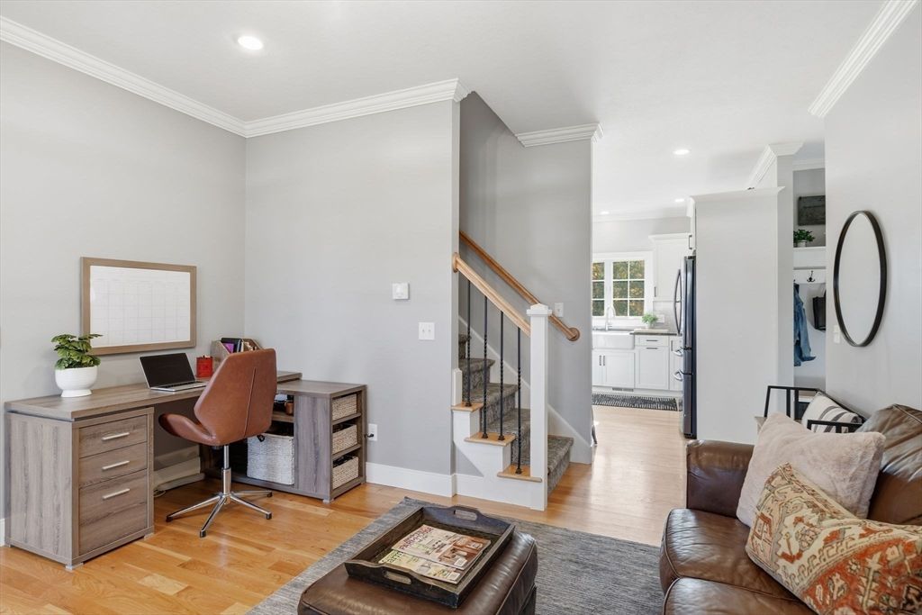 Home Office, Interior, Recessed Lighting, Wood Texture Flooring