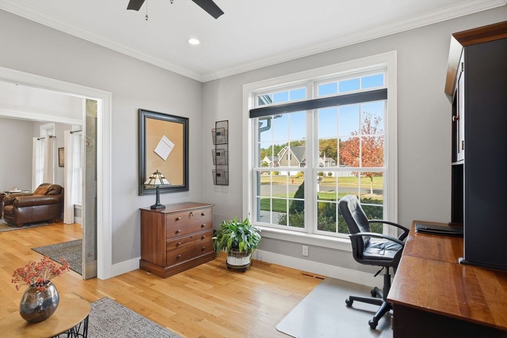 Home Office, Interior, Recessed Lighting, Wood Texture Flooring
