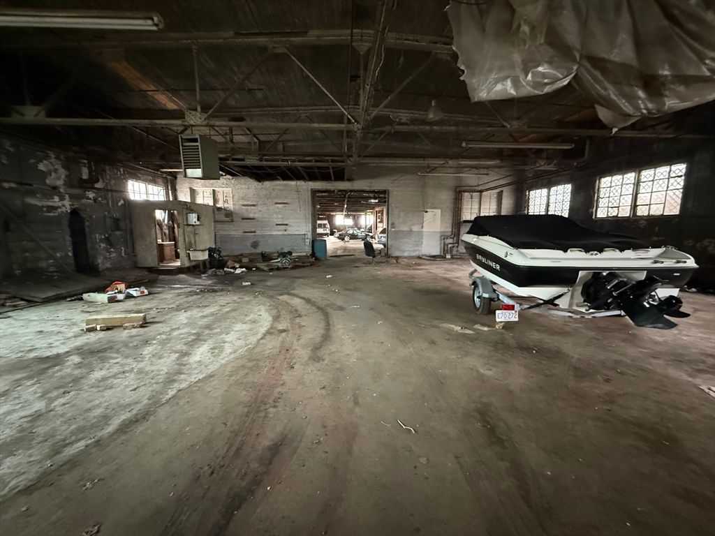 Garage, Interior, Stone Walls
