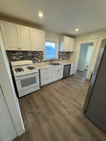 Interior, Kitchen, Recessed Lighting, Wood Texture Flooring