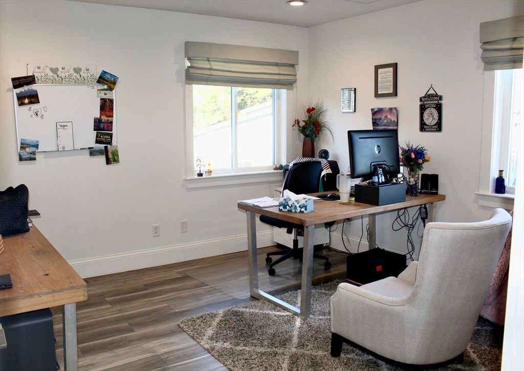 Home Office, Interior, Recessed Lighting, Wood Texture Flooring