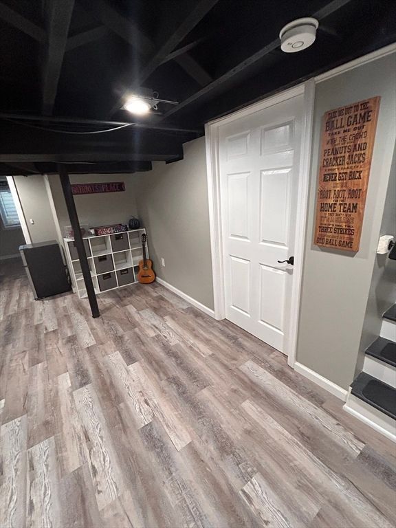 Interior, Recessed Lighting, Wood Texture Flooring