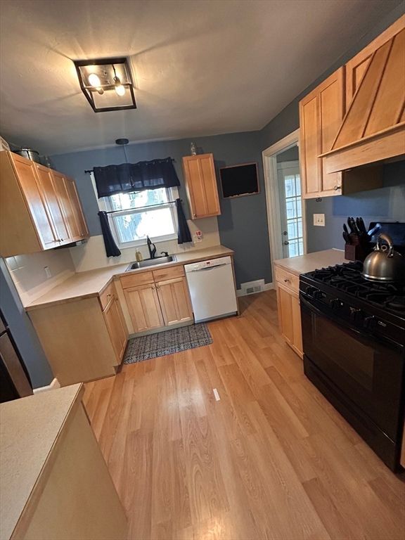 Interior, Kitchen, Wood Texture Flooring