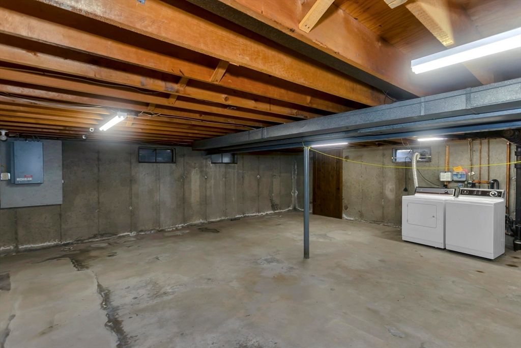 Interior, Washer, Wooden Beams, Wooden Ceilings
