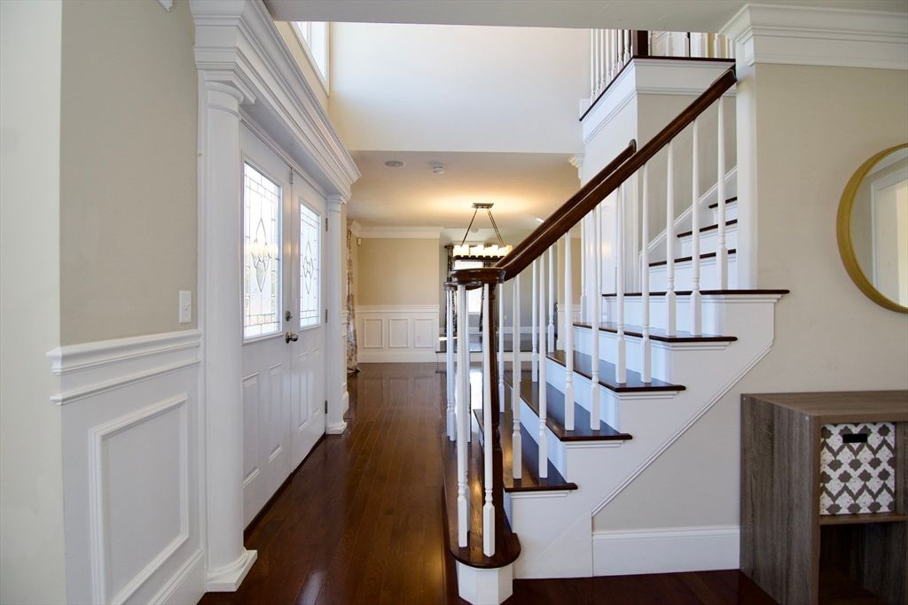 Interior, Pendant Lights, Recessed Lighting, Wood Texture Flooring