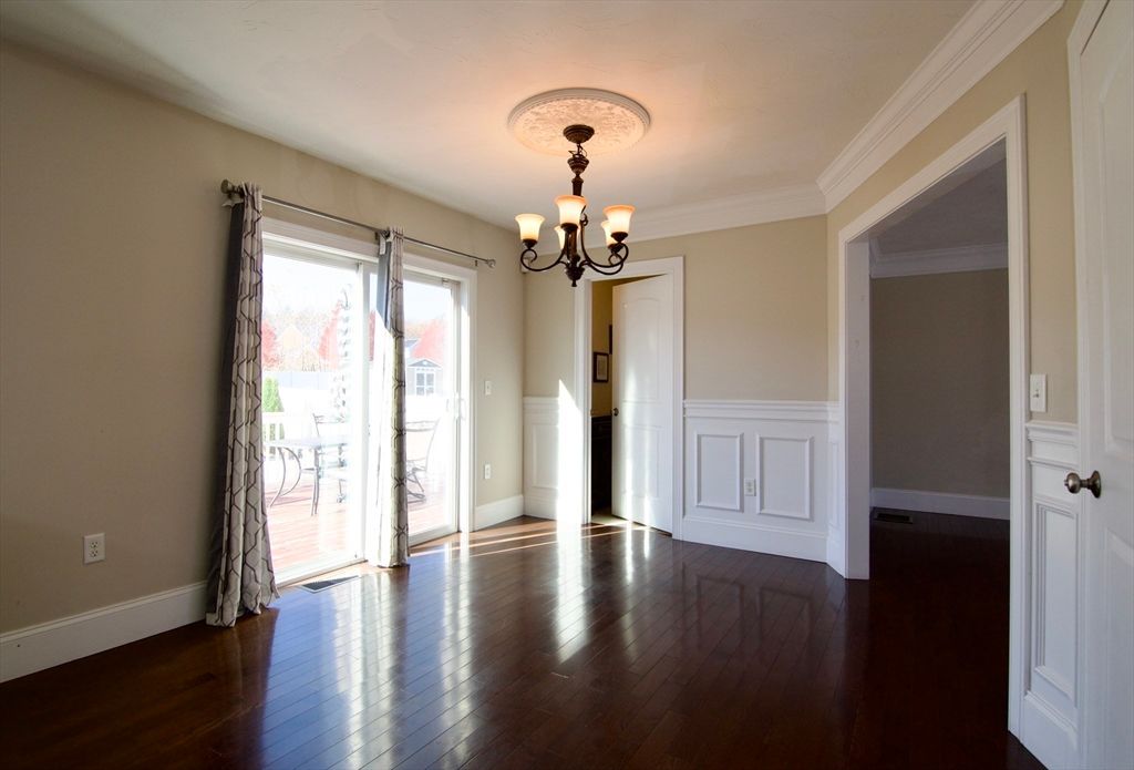 Chandelier, Empty room, Interior, Wood Texture Flooring