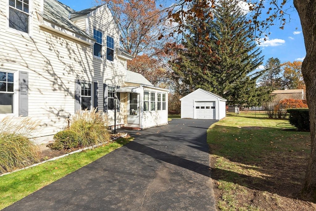 Backyard, Detached Garage, Exterior