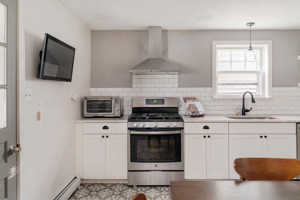 Interior, Kitchen, Pendant Lights, Stainless Steel Appliances