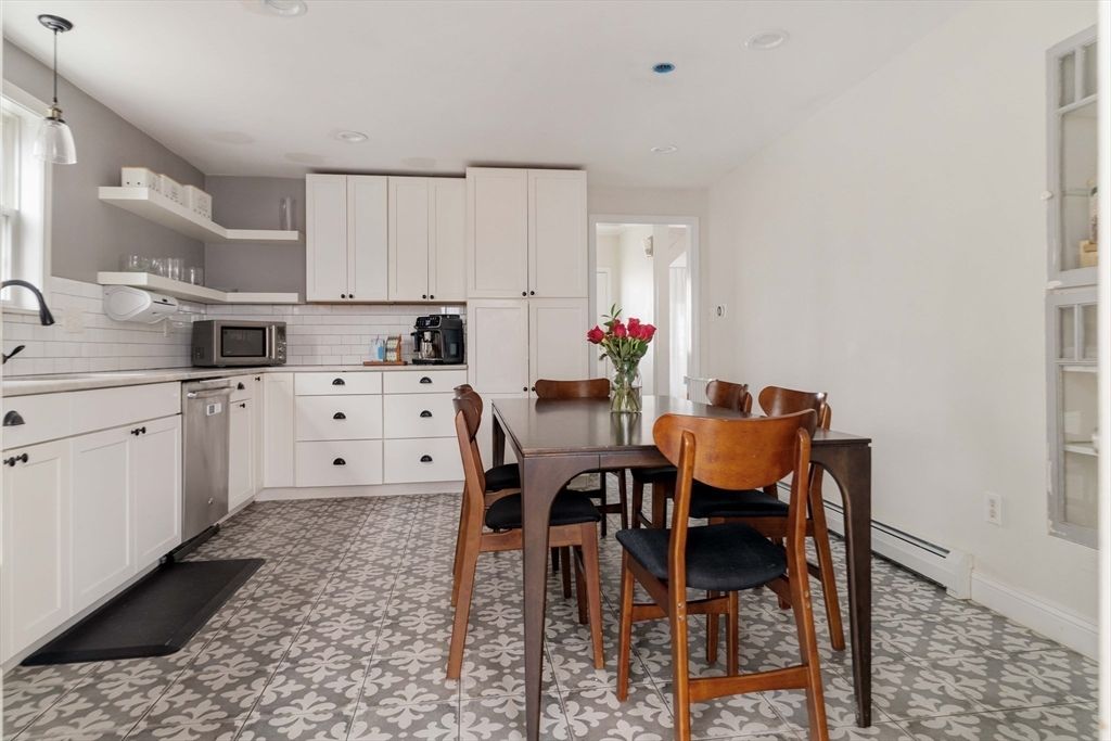 Dining room, Interior, Kitchen, Pendant Lights, Recessed Lighting