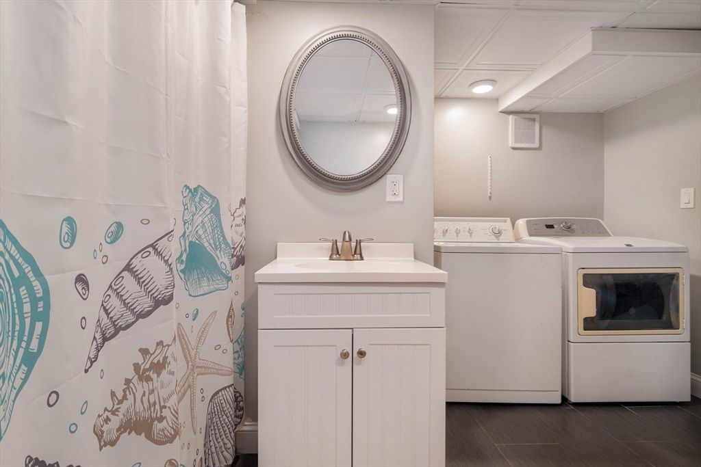 Bathroom, Interior, Recessed Lighting, Washer