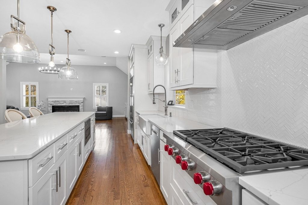 Fireplace, Interior, Kitchen, Pendant Lights, Recessed Lighting, Wood Texture Flooring