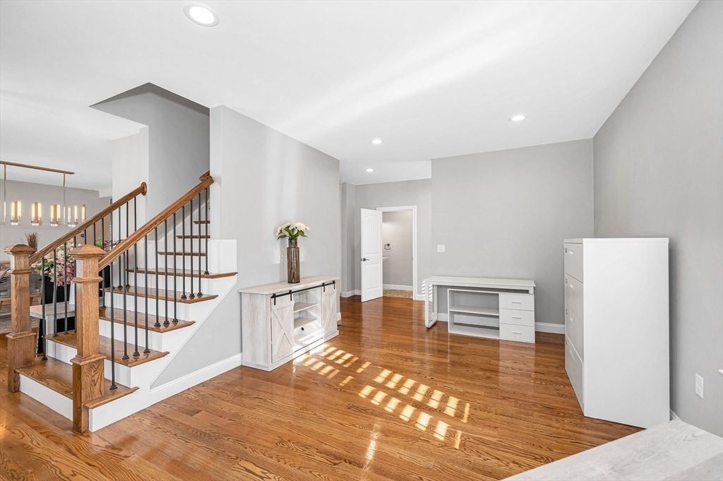 Interior, Pendant Lights, Recessed Lighting, Wood Texture Flooring