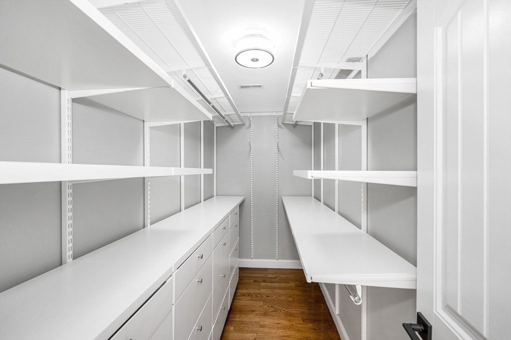 Interior, Walk-in Closets, Wood Texture Flooring