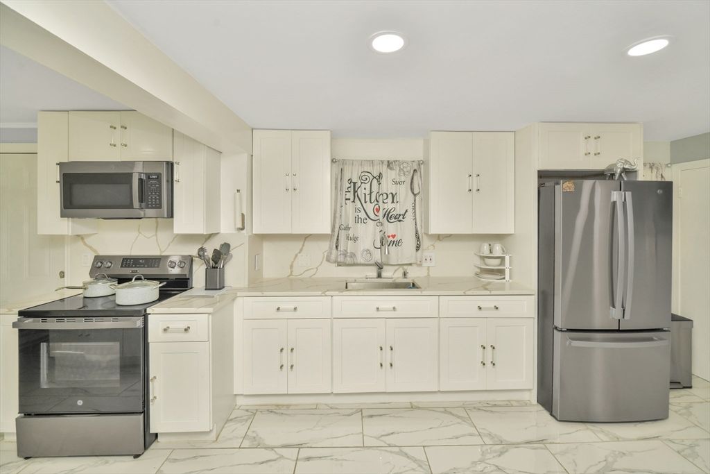 Interior, Kitchen, Marble, Recessed Lighting