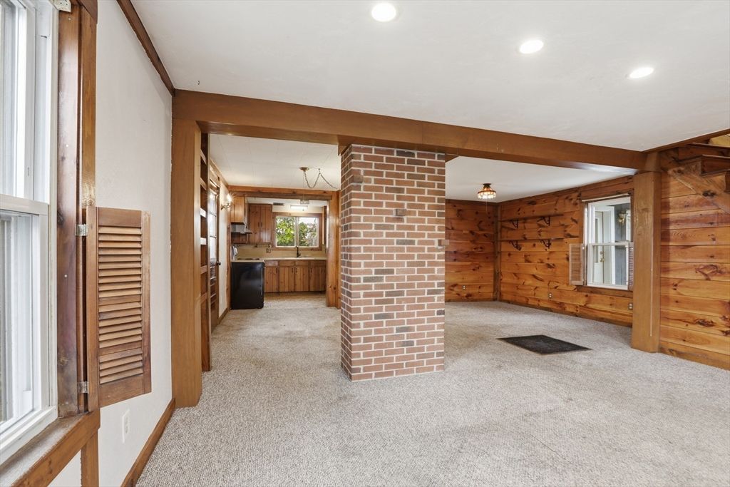 Empty room, Interior, Recessed Lighting, Wooden Walls
