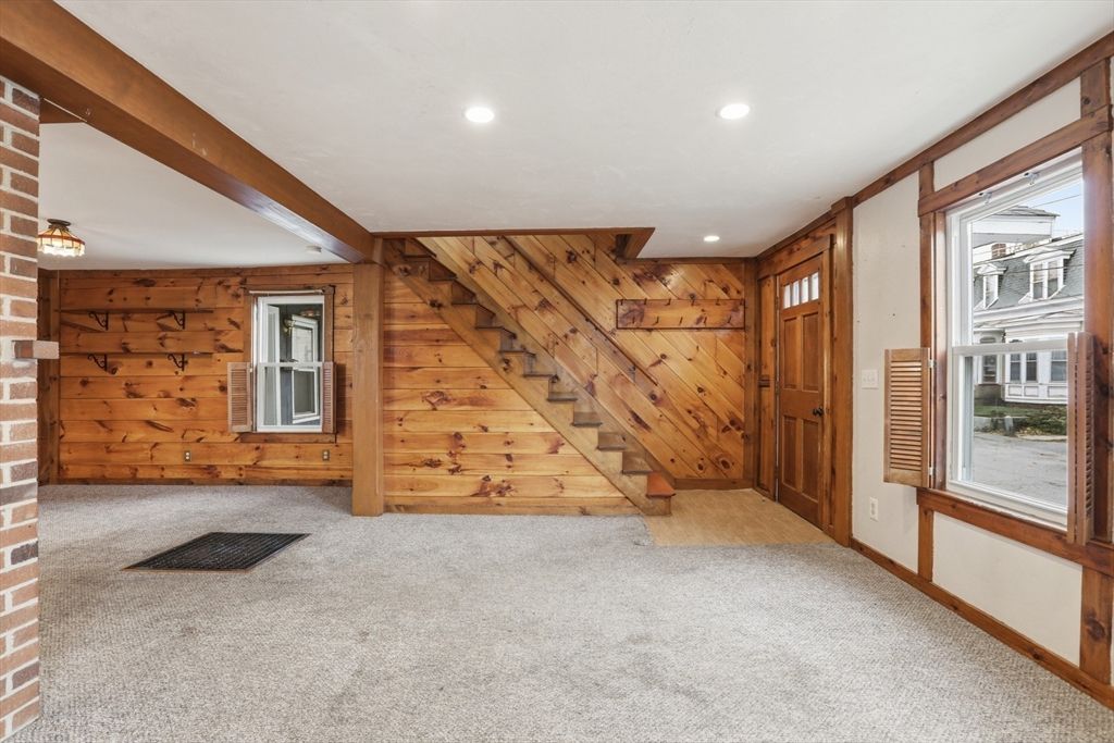 Empty room, Interior, Recessed Lighting, Wooden Walls