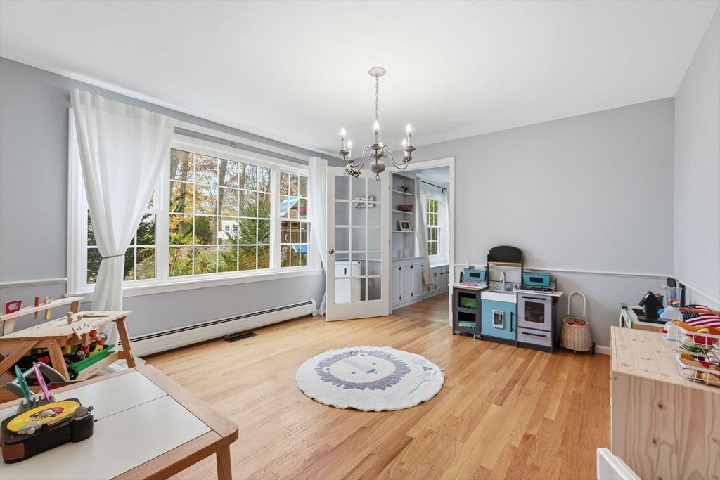 Chandelier, Interior, Wood Texture Flooring