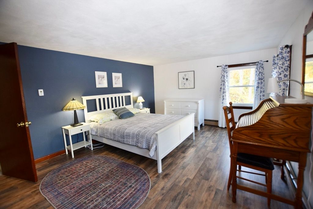 Bedroom, Interior, Piano, Wood Texture Flooring