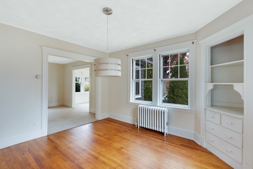 Empty room, Interior, Pendant Lights, Wood Texture Flooring