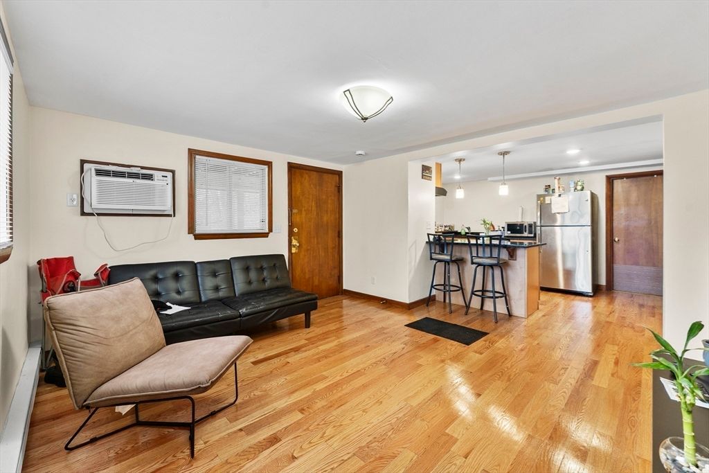 Interior, Kitchen, Living room, Pendant Lights, Recessed Lighting, Stainless Steel Appliances, Wood Texture Flooring