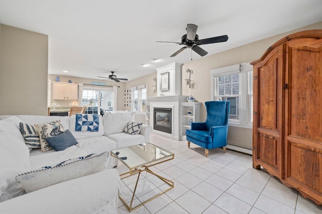 Fireplace, Interior, Living room, Recessed Lighting