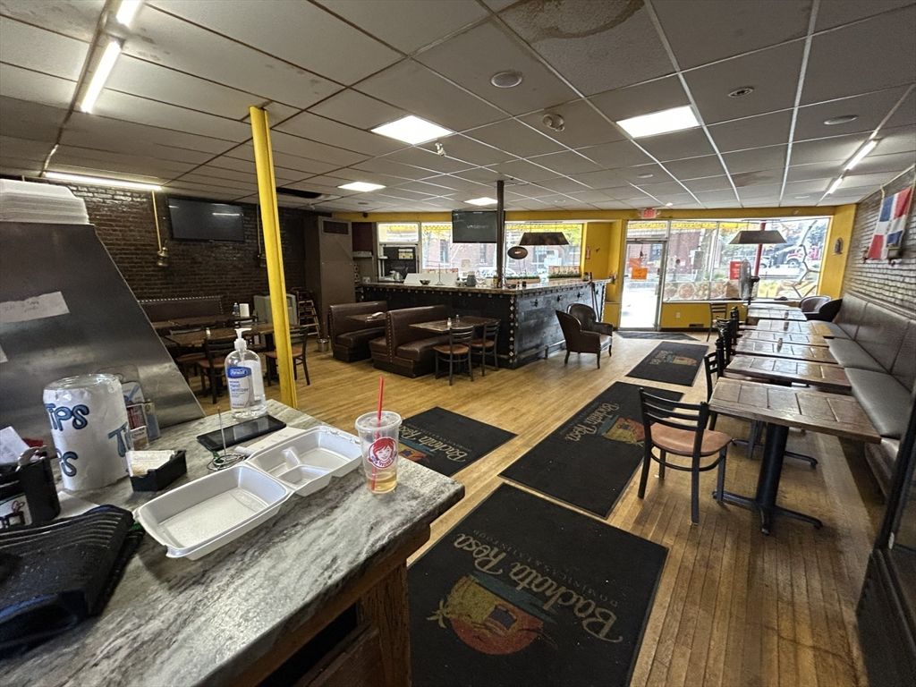 Dining room, Interior, Recessed Lighting, Stone Walls, Wood Texture Flooring