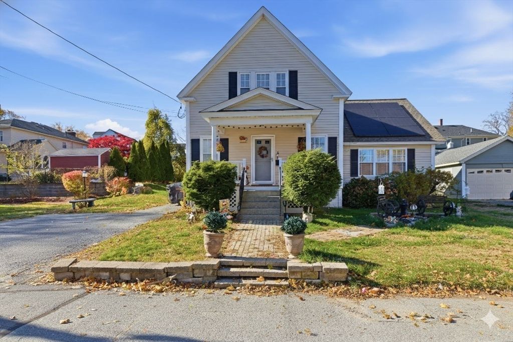Exterior, Facade, Solar Panels, Queen Anne Victorian
