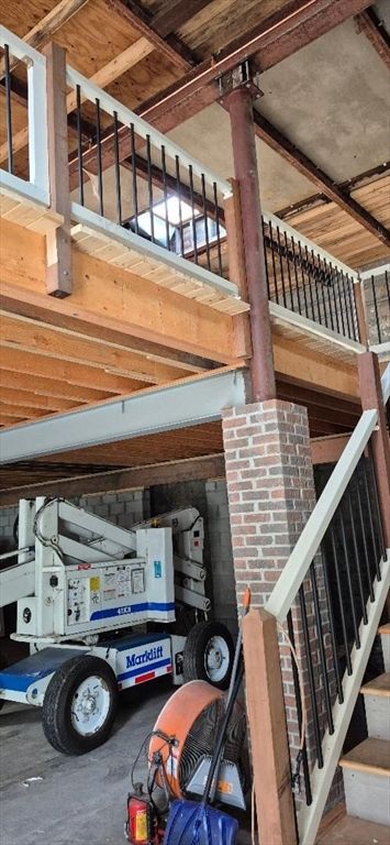 Garage, Interior, Wooden Beams