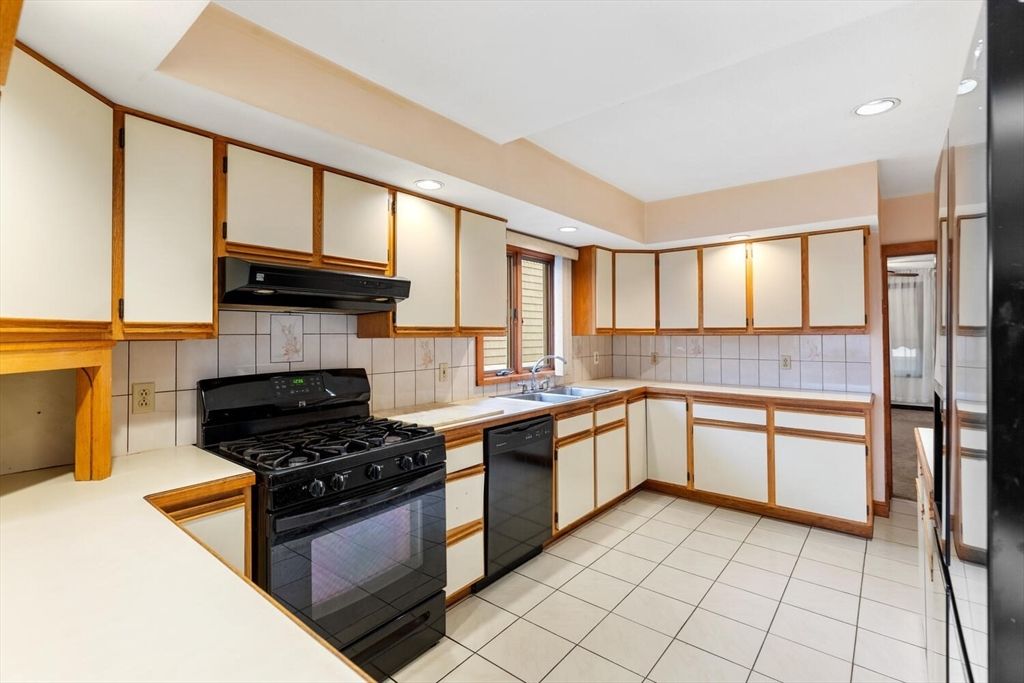 Interior, Kitchen, Recessed Lighting, Tile Countertops