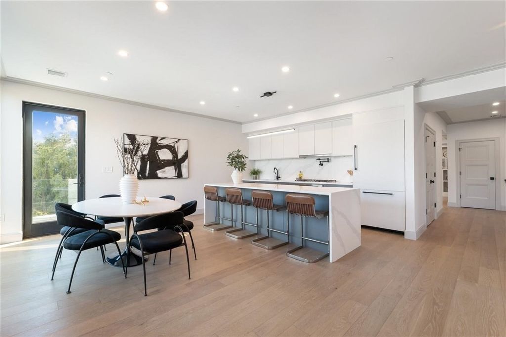 Dining room, Interior, Kitchen, Recessed Lighting, Wood Texture Flooring