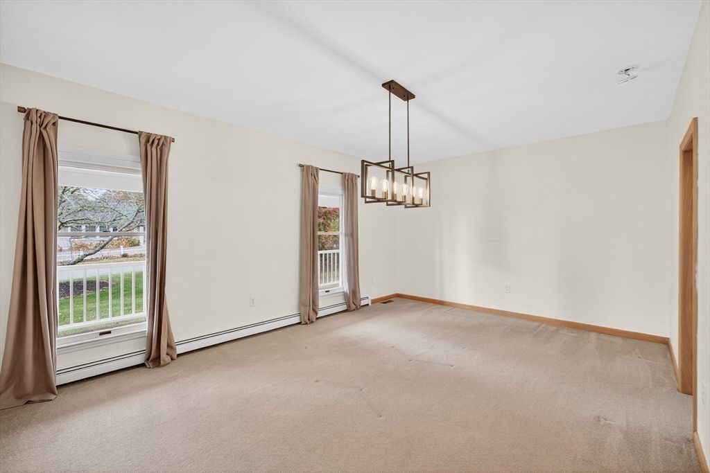Empty room, Interior, Pendant Lights