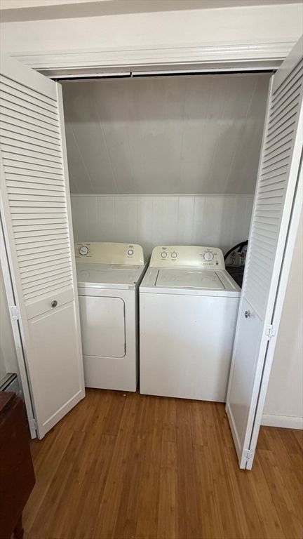 Interior, Utility Closets, Washer, Wood Texture Flooring