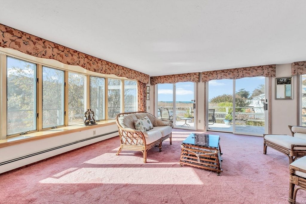 Interior, Living room, Sun Room