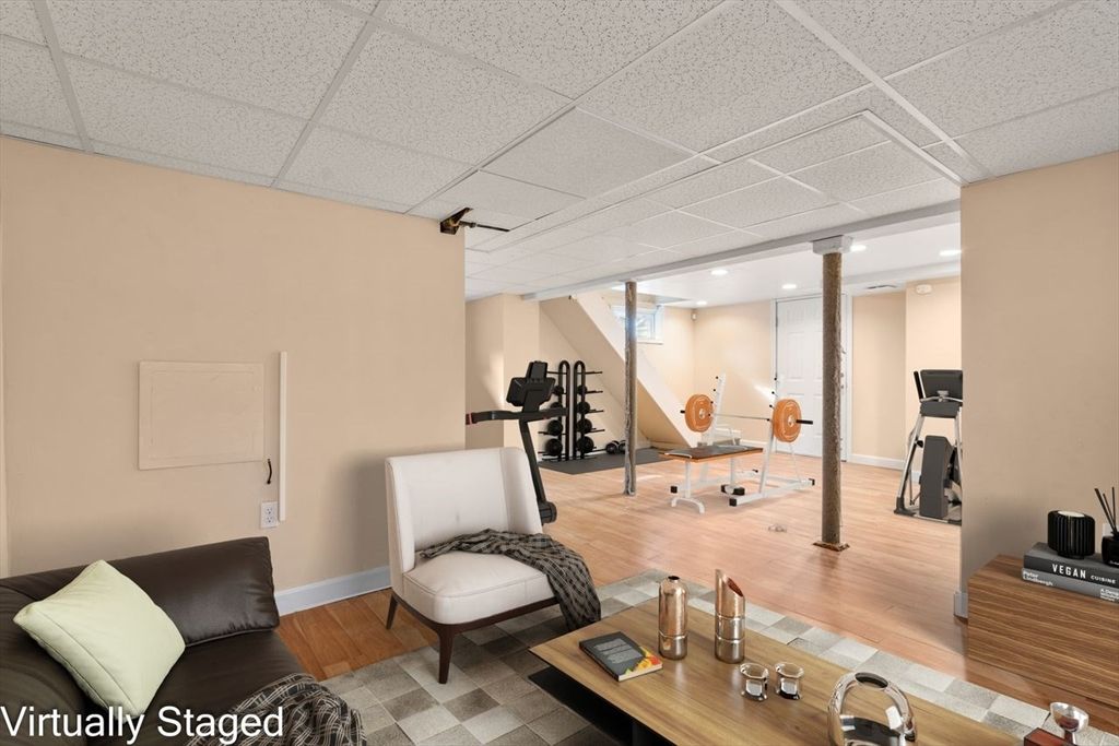 Fitness Equipment, Interior, Recessed Lighting, Wood Texture Flooring