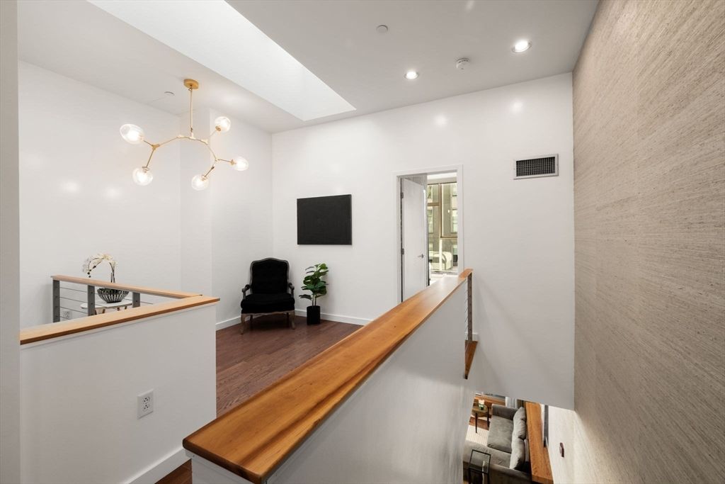 Interior, Pendant Lights, Recessed Lighting, Wood Texture Flooring