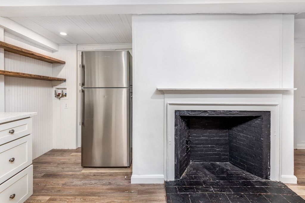 Fireplace, Interior, Kitchen, Recessed Lighting, Wood Texture Flooring