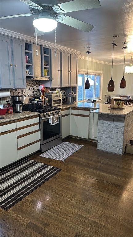 Interior, Kitchen, Pendant Lights, Wood Texture Flooring