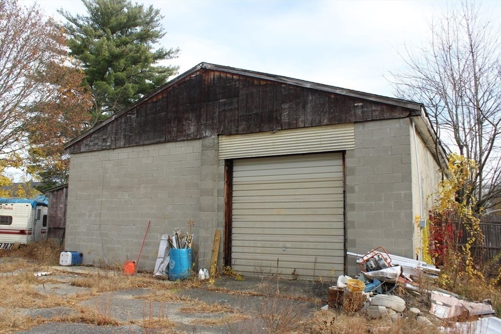 Detached Garage, Exterior