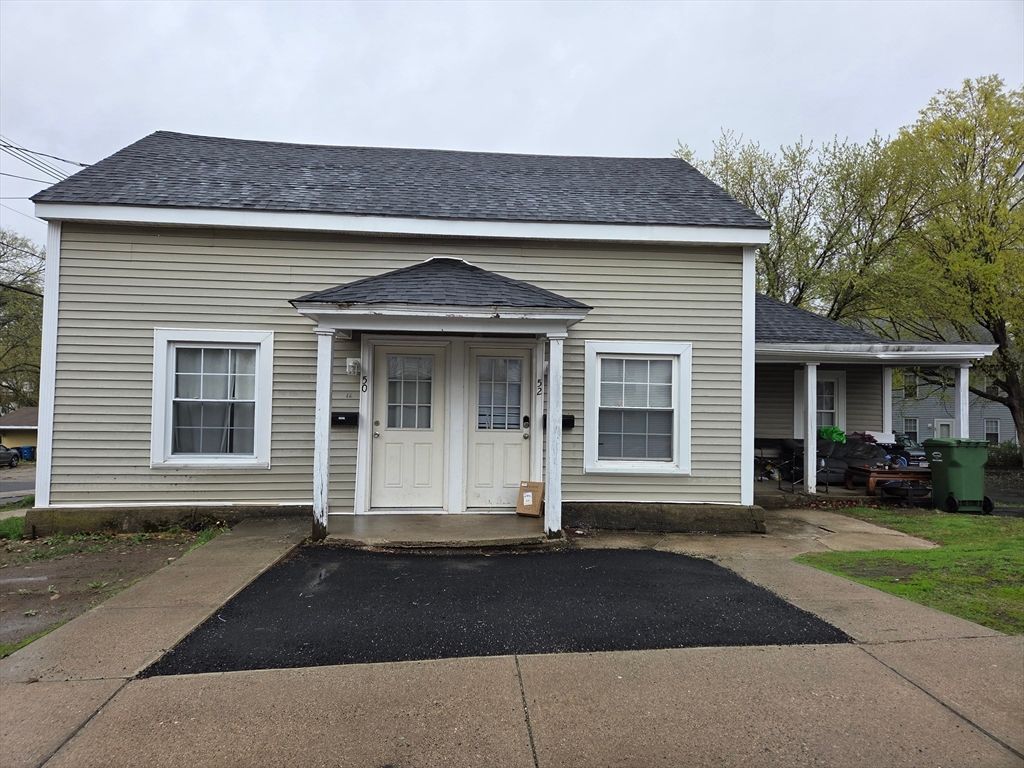Exterior, Facade, Cape Cod