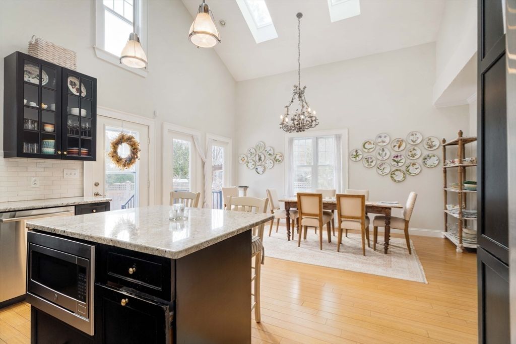 Chandelier, Dining room, Interior, Kitchen, Pendant Lights, Wood Texture Flooring
