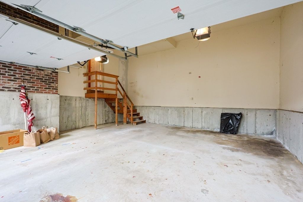 Garage, Interior, Stone Walls