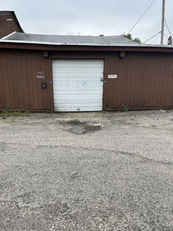 Detached Garage, Exterior