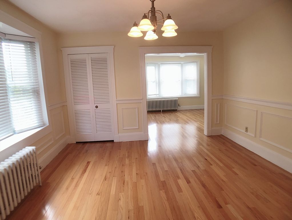 Chandelier, Empty room, Interior, Wood Texture Flooring