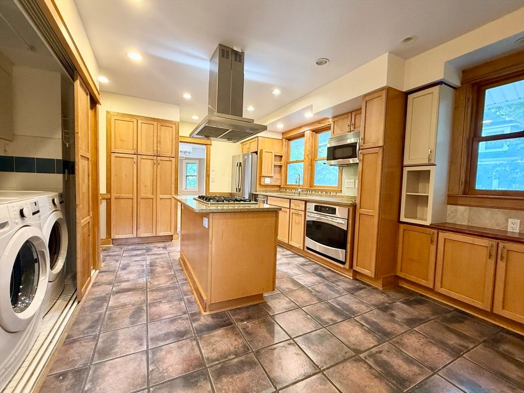 Interior, Kitchen, Recessed Lighting, Stainless Steel Appliances, Washer