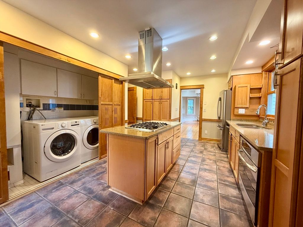 Interior, Kitchen, Recessed Lighting, Washer